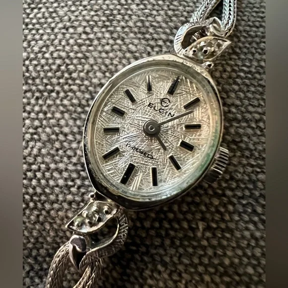 VTG Elgin Ladies Watch Stainless Steel Duchess Style - Fits Small/Petite Wrist - Picture 3 of 8